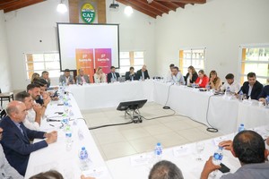 Pullaro en Tostado: "Vamos a poner en valor la región con obras que cambien la vida de los vecinos".