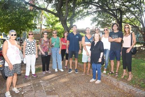 Vecinos de barrio Sur convocaron a la prensa preocupados por la ola delictiva que están atravesando. Foto: Flavio Raina.