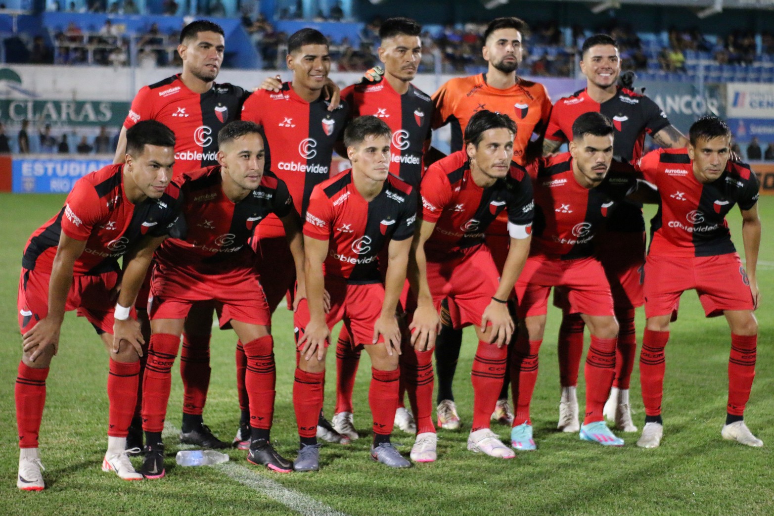 Colón venció 2 a 1 a Estudiantes de Río Cuarto.