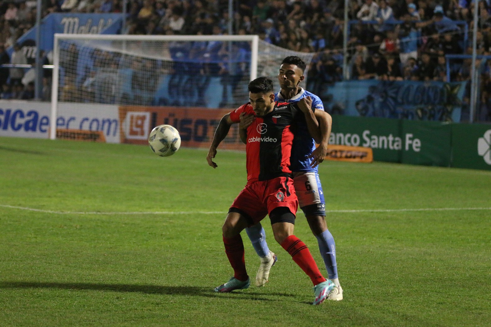 Colón venció 2 a 1 a Estudiantes de Río Cuarto.