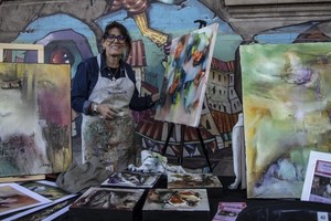 Este espacio ya se instaló en la ciudad como un corredor de artistas y creatividad en una zona emblemática de Rosario como es el edificio de la ex Aduana, en la bajada Sargento Cabral y Belgrano.