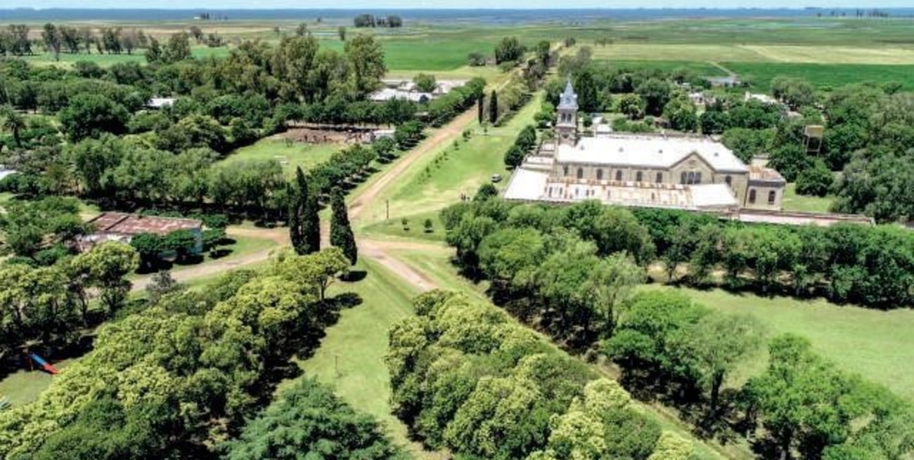 Aarón Castellanos en carrera para ser uno de los ocho pueblos rurales más lindos de Argentina