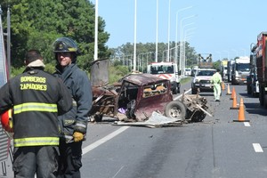 El estado en que quedó la camioneta rastrojera da cuenta de la violencia que tuvo el encontronazo. Crédito: Guillermo Di Salvatore.
