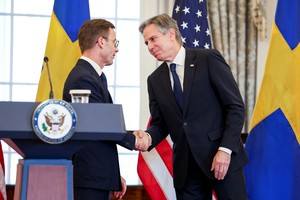 Swedish Prime Minister Ulf Kristersson shakes hands with U.S. Secretary of State Antony Blinken during joint press statements on Sweden's entry into NATO at the State Department in Washington, U.S., March 7, 2024. REUTERS/Amanda Andrade-Rhoades