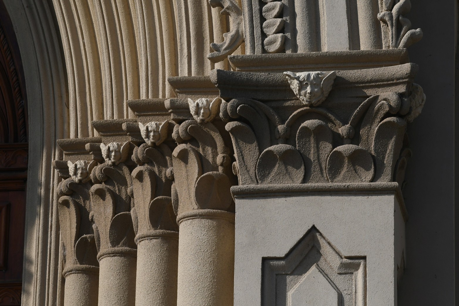 El ritmo en la arquitectura en el ingreso a la basílica de Guadalupe