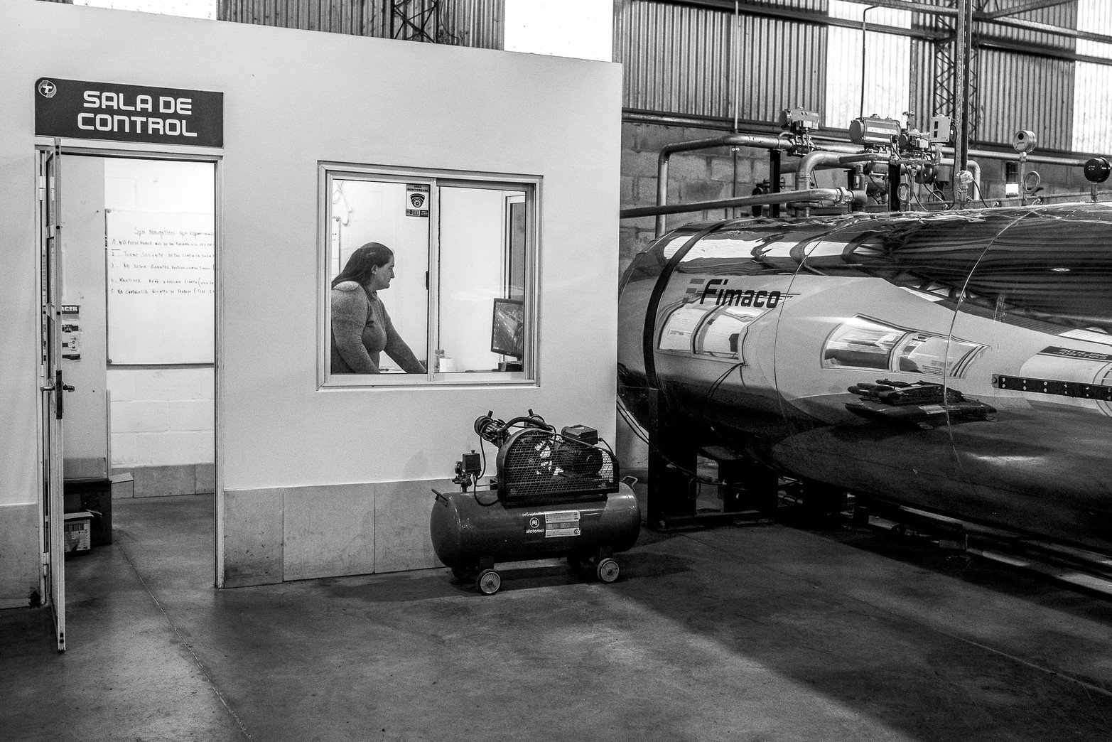 Mujeres en la industria santafesina.