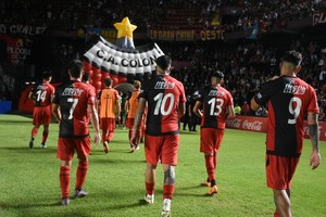 El "Sabalero" sigue invicto en la Primera Nacional. Crédito: Manuel Fabatía