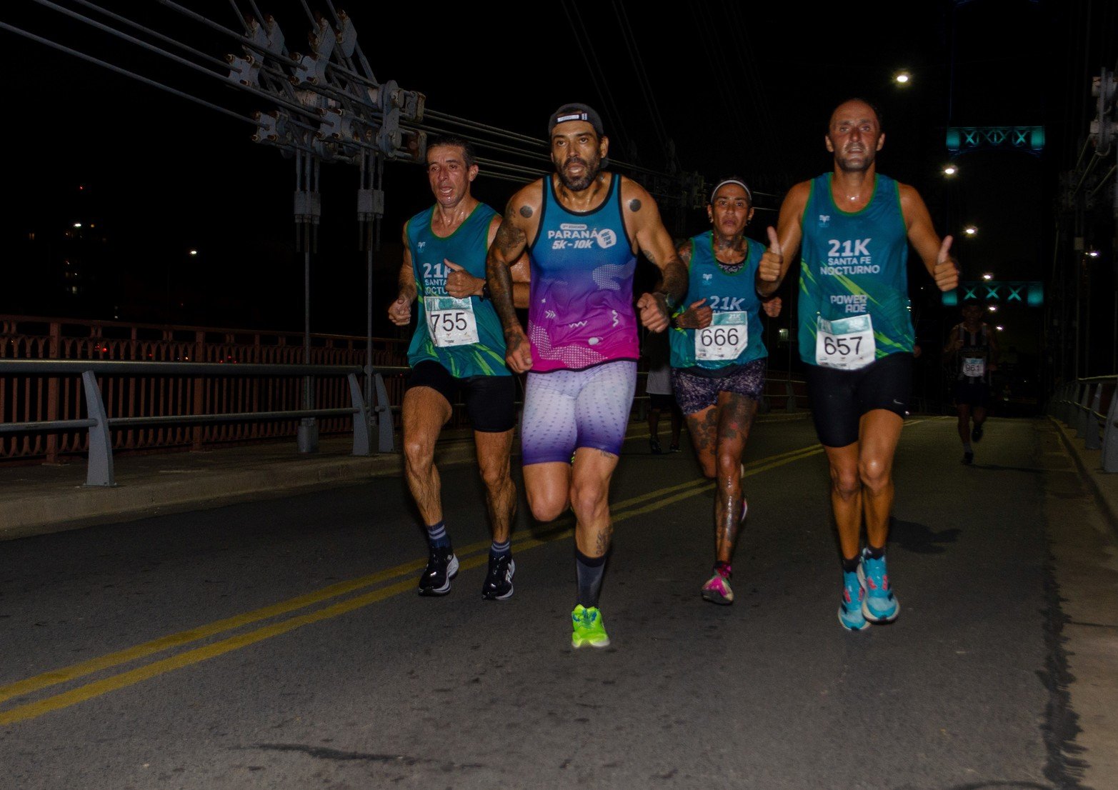 Maratón en la noche santafesina