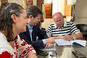 “Lamentable la inflación que hubo los dos últimos años, hace que los costos están totalmente desfasados. Se llevó puesto los importes que habíamos solicitado en 2022 para hacer la obra, con esos recursos hacíamos 10 cuadras de cordón cuneta, ahora vamos a hacer hasta donde nos alcance”.