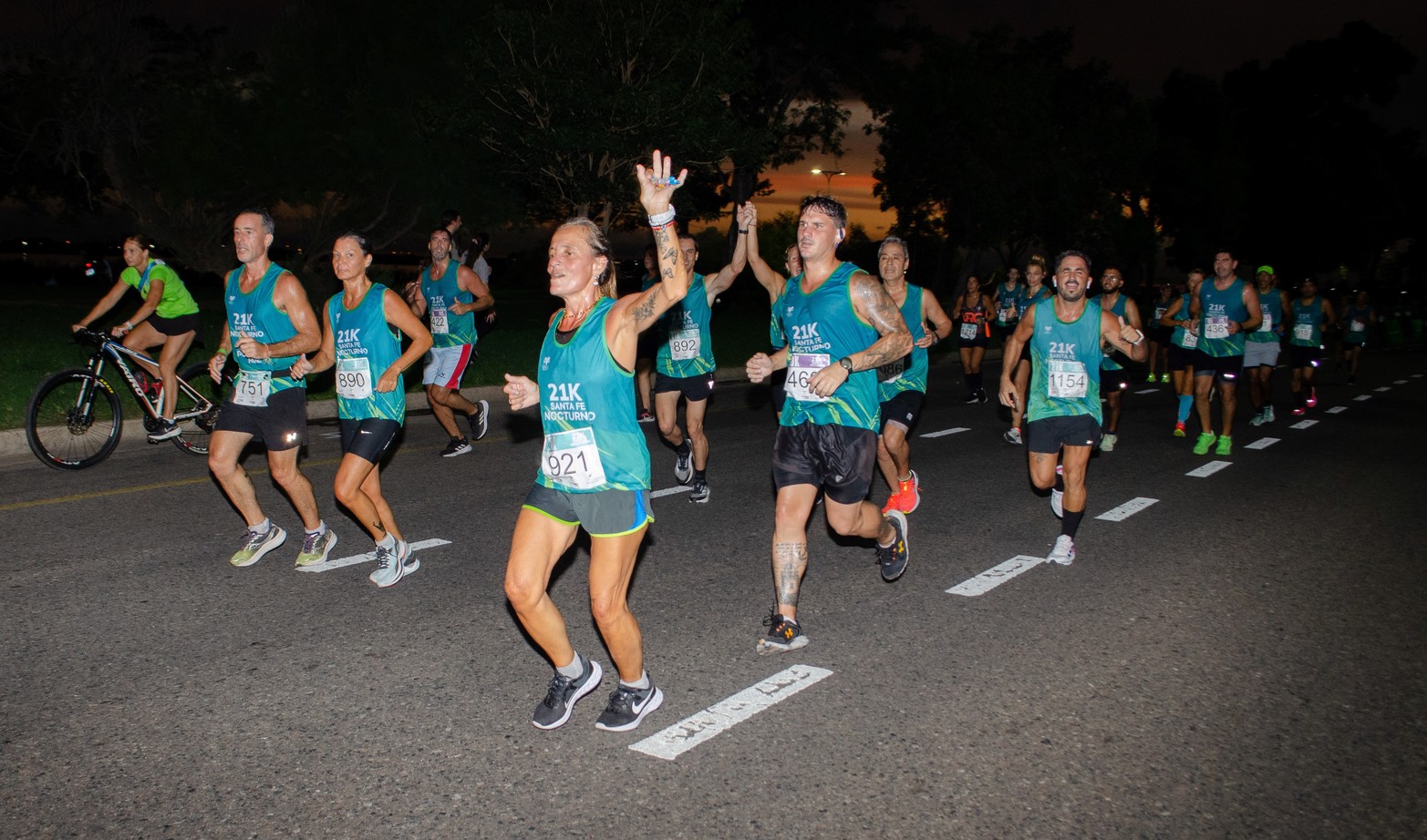 Maratón en la noche santafesina