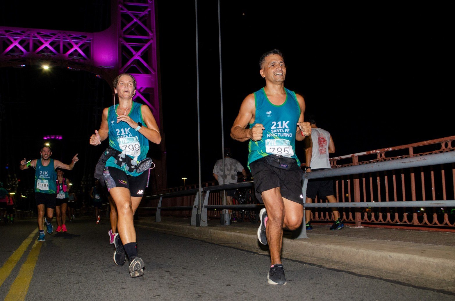 Maratón en la noche santafesina