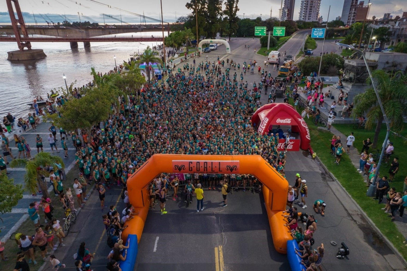 Maratón en la noche santafesina