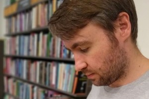 El respeto por Quique y su pasión por la lectura ecléctica lo llevan a participar del evento inaugural del ciclo de lecturas “Un lugar limpio y bien iluminado” que se realizará el próximo jueves 14 de marzo. Foto: Gentileza