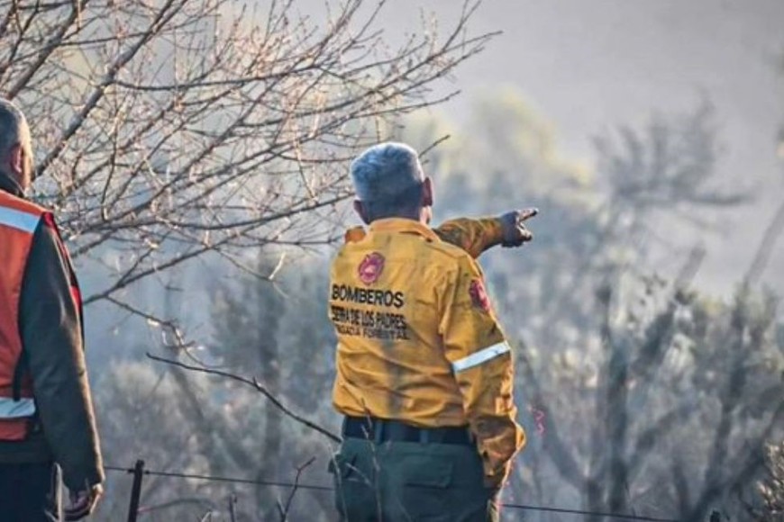 Los bomberos lograron contener el avance del fuego en todo el perímetro.