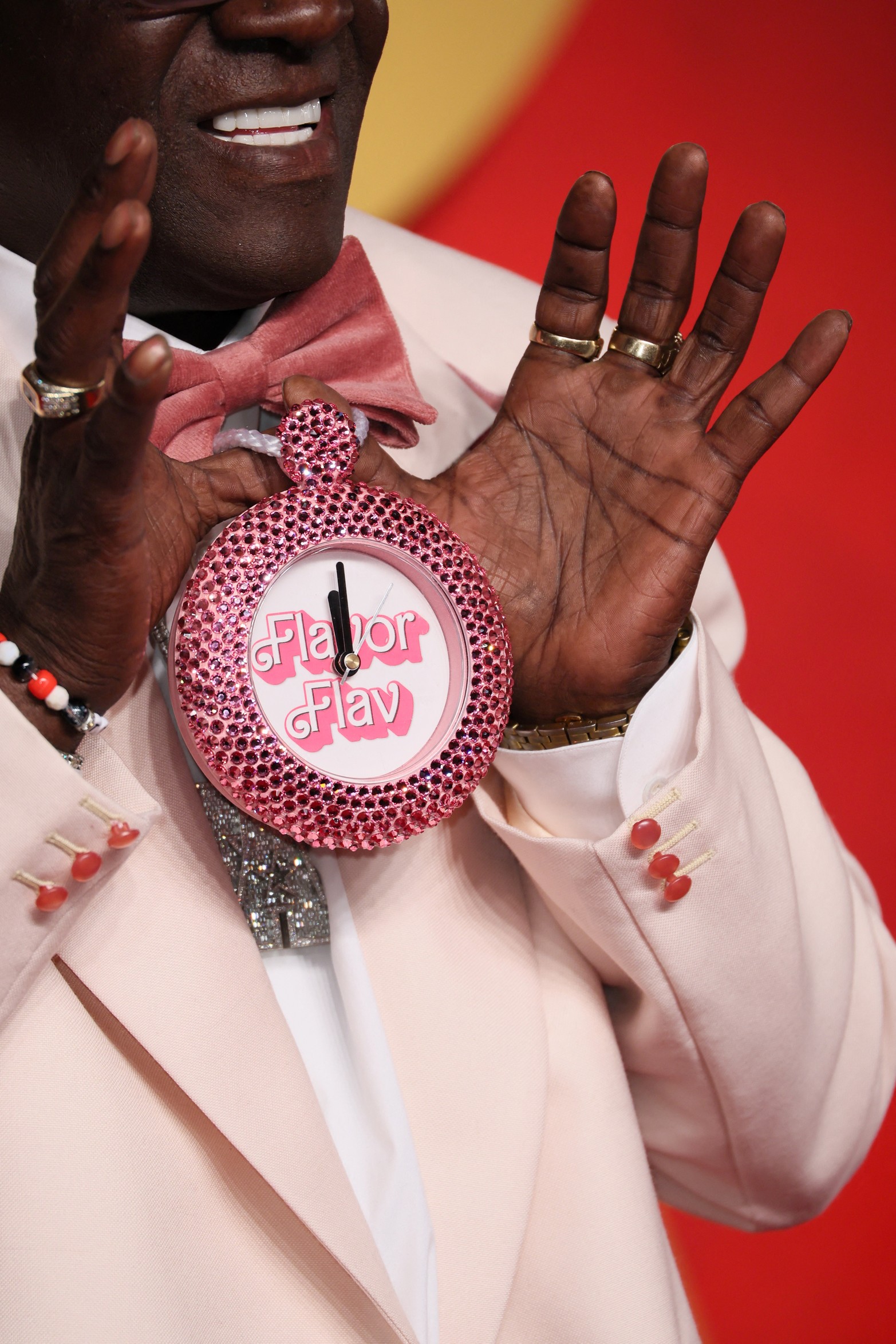 Flavor Flav llega a la fiesta Vanity Fair Oscar después de los 96º Premios de la Academia, conocidos como los Oscar, en Beverly Hills, California, EE.UU.