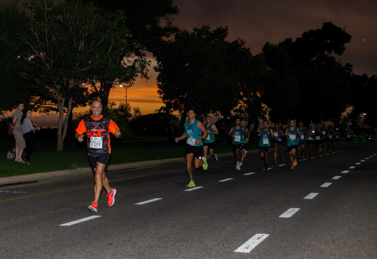 Maratón en la noche santafesina