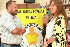 “Agradecemos a la Biblioteca Popular Felicia por la invitación. Apoyamos toda actividad cultural de nuestro pueblo, principalmente en el ámbito literario, dónde nuestros pequeños pueden expresarse libremente”, destacó el Jefe Comunal de Felicia.