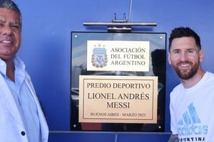 Lionel Andrés Messi ya era el nombre del predio deportivo que la AFA posee en Ezeiza.  Gracias al "10", la AFA y Tapia abren las puertas que quieren.