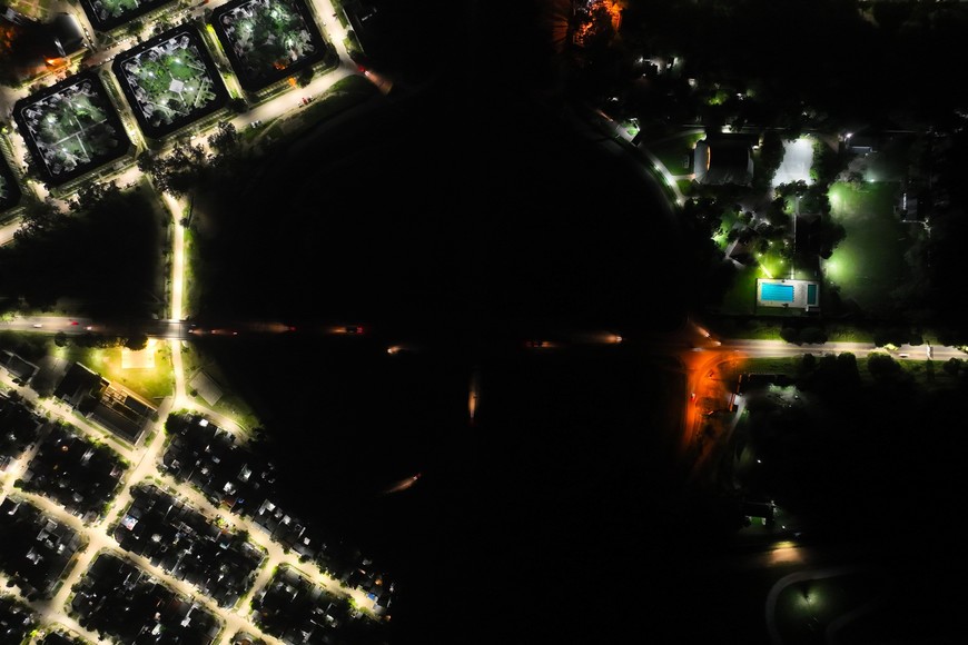 El emblemático rulo de Cilsa a oscuras. Crédito: Fernando Nicola