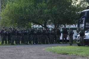 Llegada de gendarmes a Rosario. Crédito: Marcelo Manera
