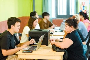 Asimismo se brindará asesoramiento en la confección de Currículum Vitae con carga en el portal de empleo.