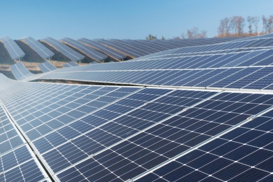 Contempla la instalación de 20 MW fotovoltaicos, distribuidos en 4 parques solares de 5 MW de capacidad