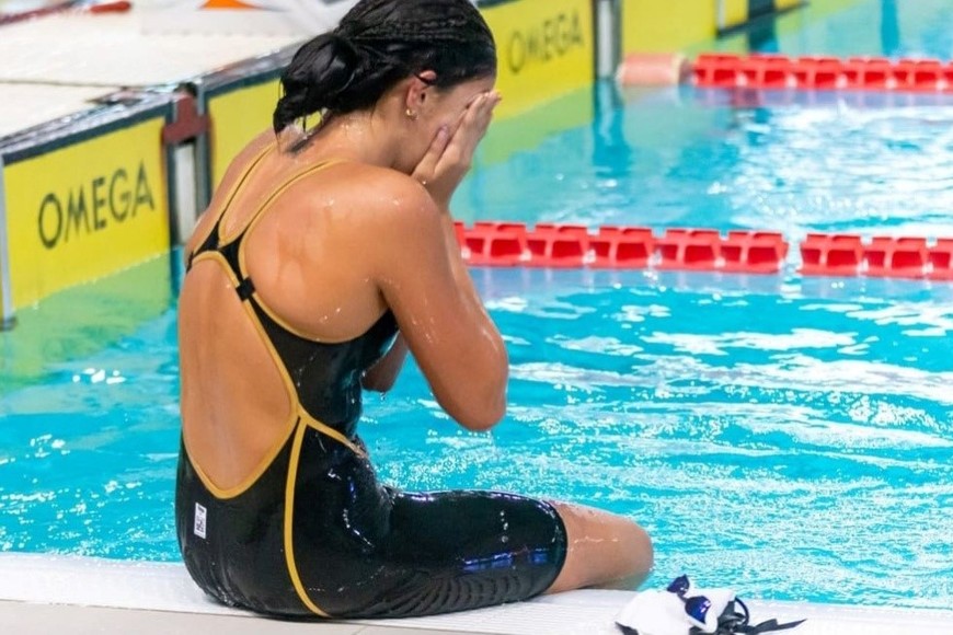 La joven estableció un nuevo récord argentino absoluto en 200m espalda con un tiempo de 2:12.28.