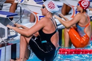 Malena Santillán, nadadora de Unión, rompió el récord argentino en 200m espalda.