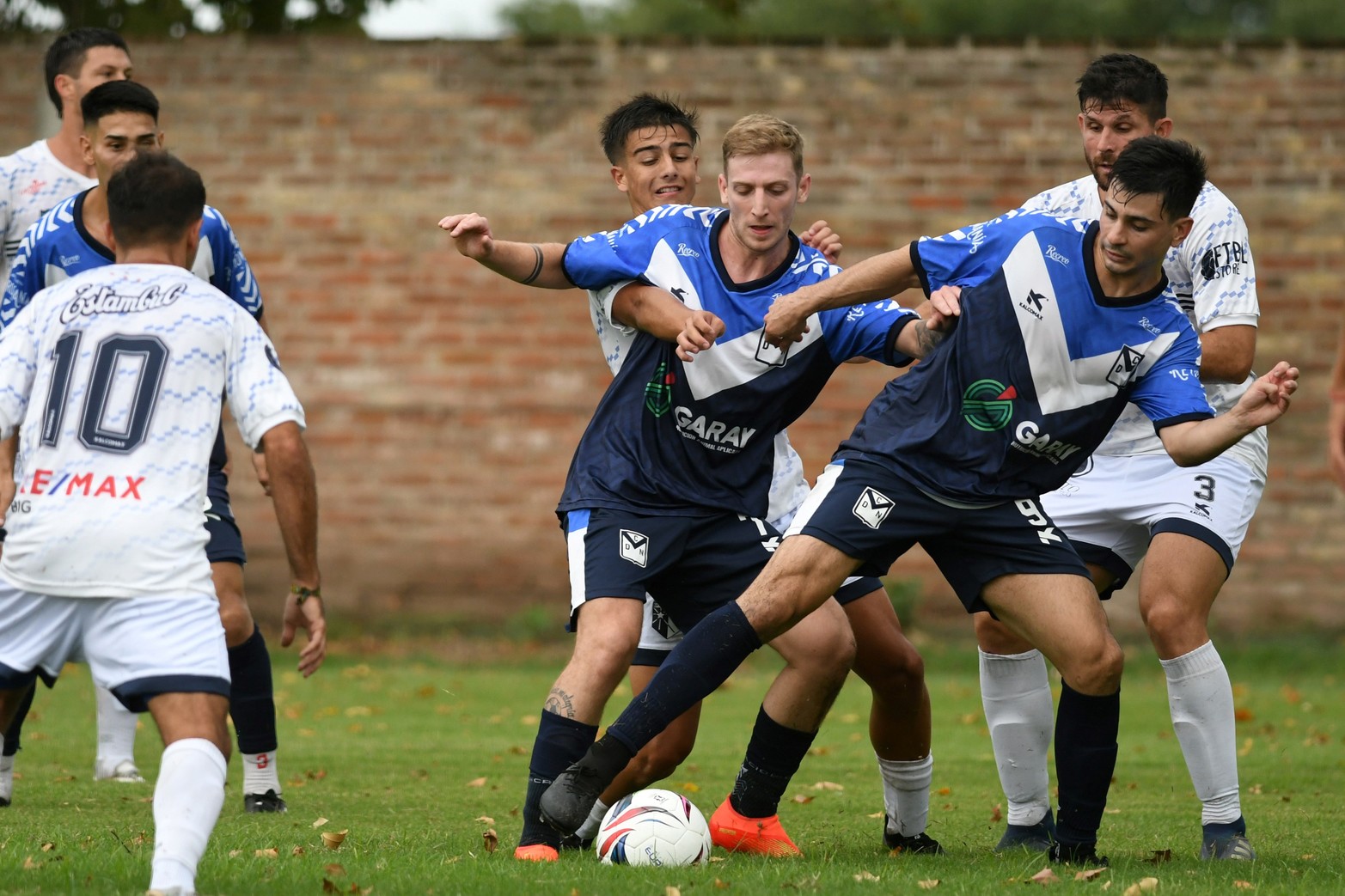 La Salle recibió a Nobleza por una nueva fecha de la liga santafesina de fútbol.