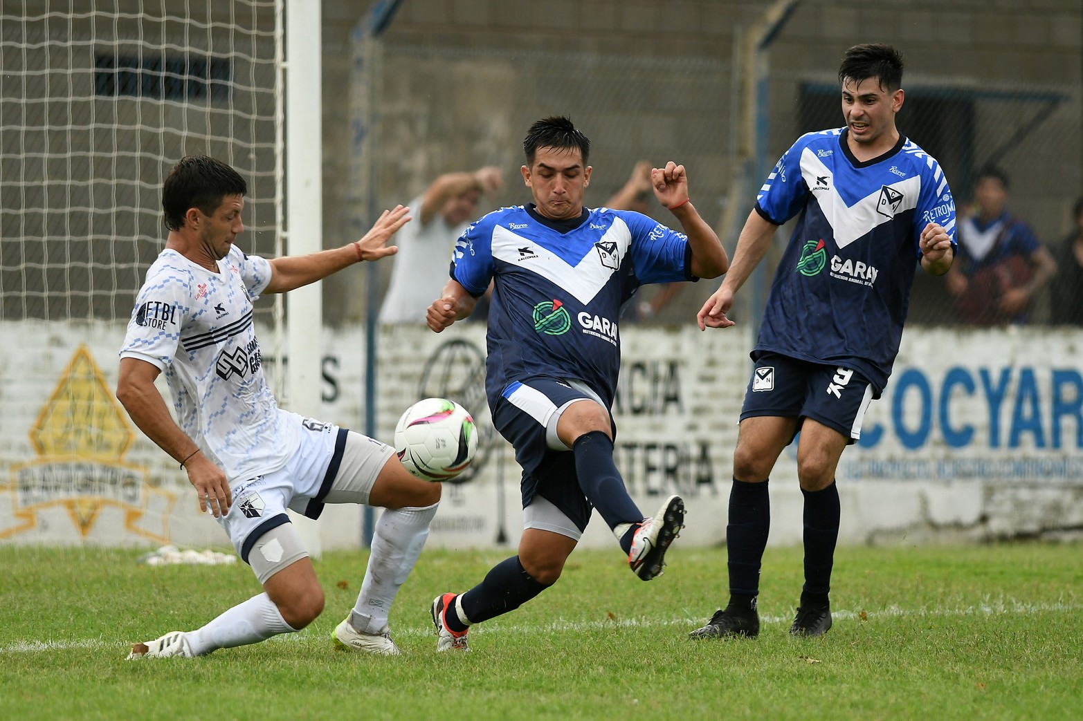 La Salle recibió a Nobleza por una nueva fecha de la liga santafesina de fútbol.