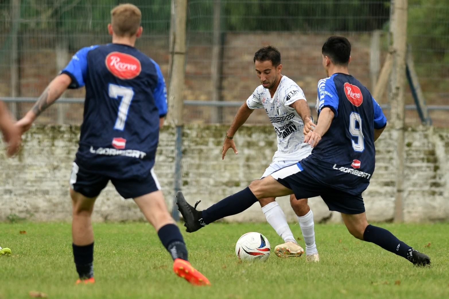 La Salle recibió a Nobleza por una nueva fecha de la liga santafesina de fútbol.