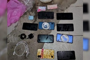 Lo secuestrado al agente en el ingreso a la Cárcel de Coronda. Crédito: Ministerio de Seguridad.