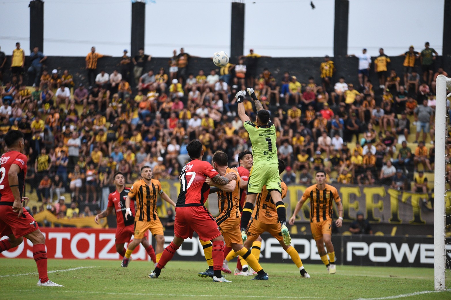 Colón no aprovechó la ventaja y empató con Mitre en Santiago del Estero.