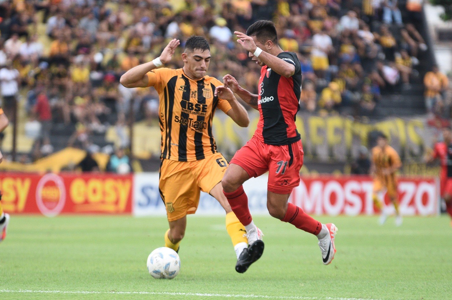 Colón no aprovechó la ventaja y empató con Mitre en Santiago del Estero.