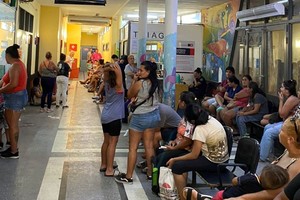 Hasta 5 horas de demora para ser atendidos