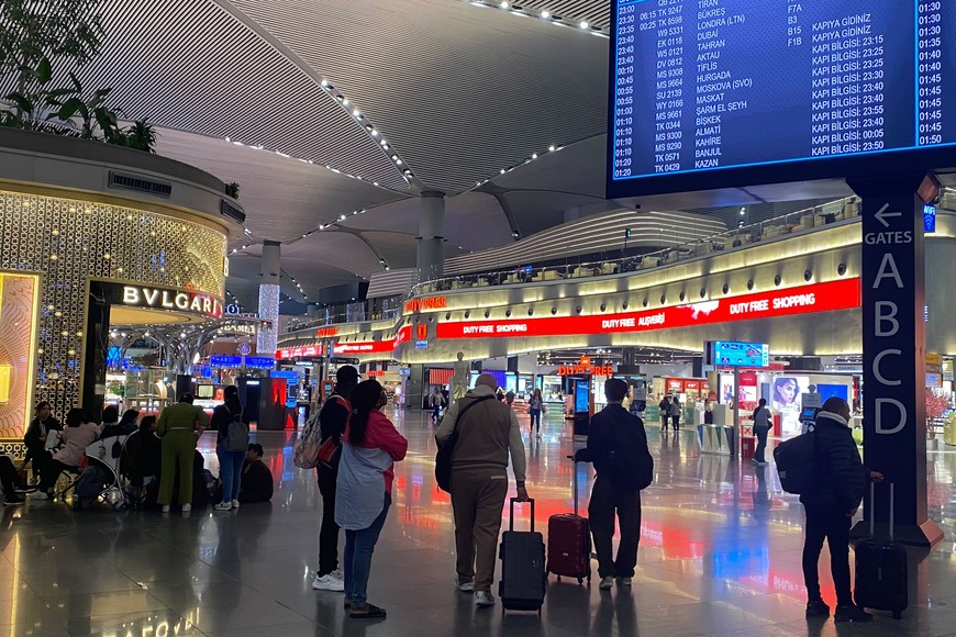 El imponente aeropuerto de Estambul recibe a diario a miles de pasajeros de todas partes del mundo. Foto: Gonzalo Zentner