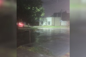 Mucha agua en la esquina de  Saavedra y Mariano Comas.