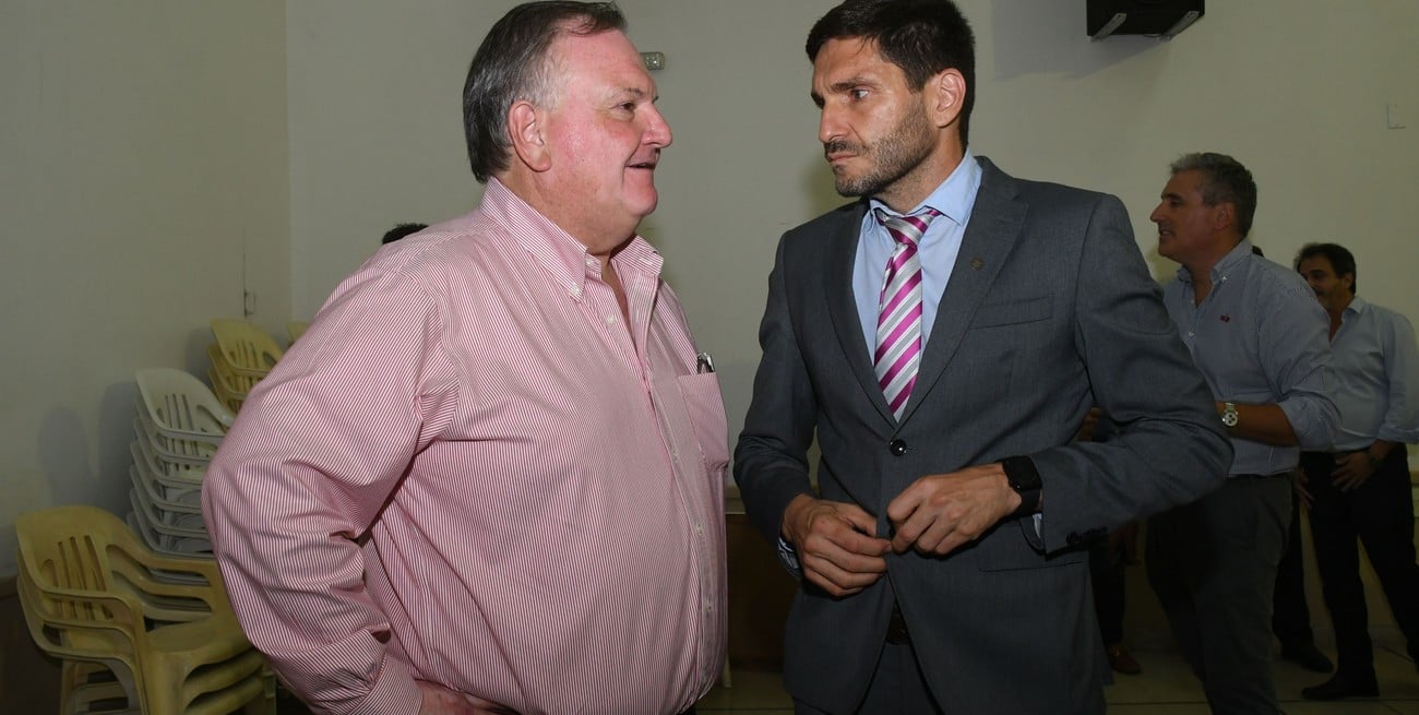 El senador Felipe Michlig recibió a Pullaro en la sede del comité provincial. Foto: Manuel Fabatia