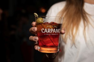 Beber con moderación. Prohibida a su venta a menores de 18 años. #menoresniunagota