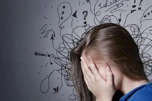 Los pensamientos negativos suelen paralizarnos e impedirnos cumplir nuestras metas.