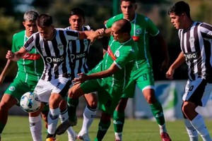 Kimberley de Mar del Plata y Cipolletti de Río Negro dieron el puntapié inicial en el torneo. 