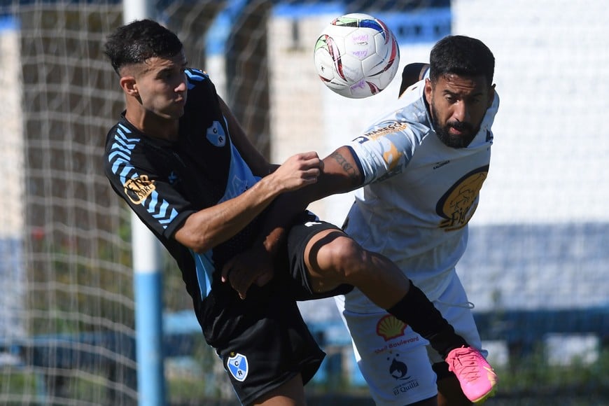 Nueva ilusión para Franzotti. Alejado de Unión, el pibe goleador se convirtió inmediatamente en la figura de Ciclón Racing. Este sábado fue el más aplaudido del buen equipo de Carlos García. Mauricio Garín