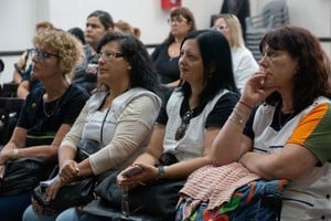 “Esto es un gran avance ya que permite agilizar los mecanismos y a dejar de utilizar papeles. Se carga el pedido desde la aplicación, la comisión lo recibe y evalúa, y luego se deriva a los responsables para ejecutar el trabajo. Todo el paso a paso puede seguirse desde la misma aplicación”, agregó.