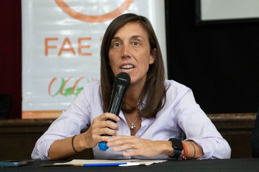 “Esto es un gran avance ya que permite agilizar los mecanismos y a dejar de utilizar papeles. Se carga el pedido desde la aplicación, la comisión lo recibe y evalúa, y luego se deriva a los responsables para ejecutar el trabajo. Todo el paso a paso puede seguirse desde la misma aplicación”, agregó.