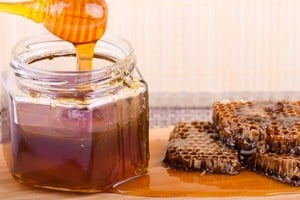 Dos productos alimenticios fueron identificados como ilegales.