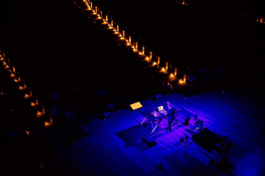 Destacan la excelente acústica de la sala principal.