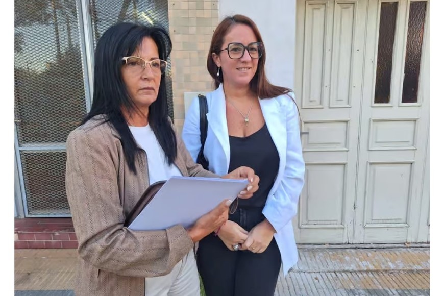 Aana Regidor (izquierda), abogada querellante, acompañada de la fiscal Schiappa Pietra (derecha).