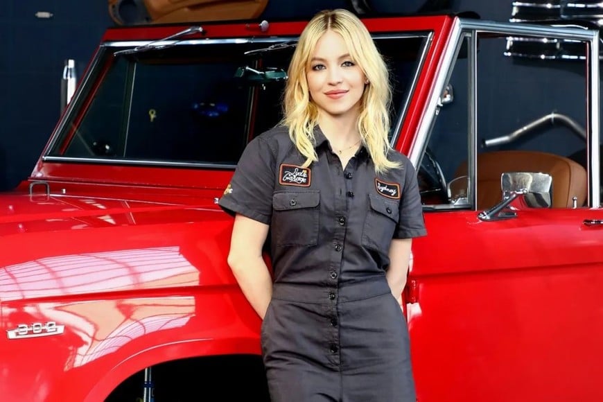 Como apasionada de la mecánica, Sydney Sweeney restauró en pandemia un Ford Bronco de 1969. A partir de allí, comenzó una colaboración con la marca.