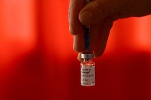 La vacuna está aprobada por Anmat desde fines de 2023. Crédito: Reuters.