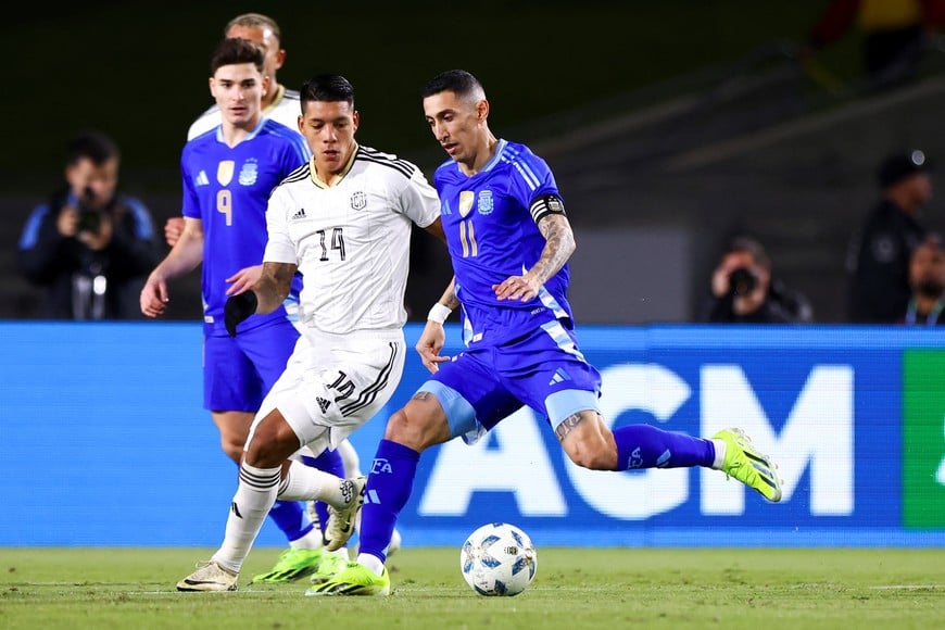Mar 26, 2024; Los Angeles, Calfornia, USA; Argentina forward Angel Di Maria (11) looks to make a pass during the first half against Costa Rica at LA Memorial Coliseum. Mandatory Credit: Jessica Alcheh-USA TODAY Sports